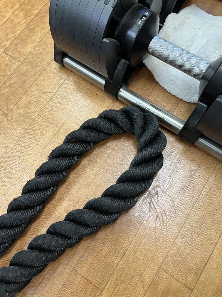 バトルロープを2つ折りにした様子