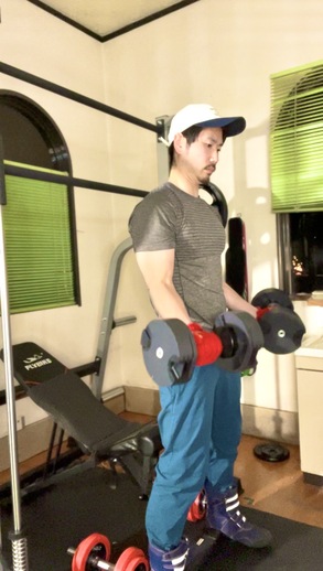 ダンベルカール ネガティブ動作