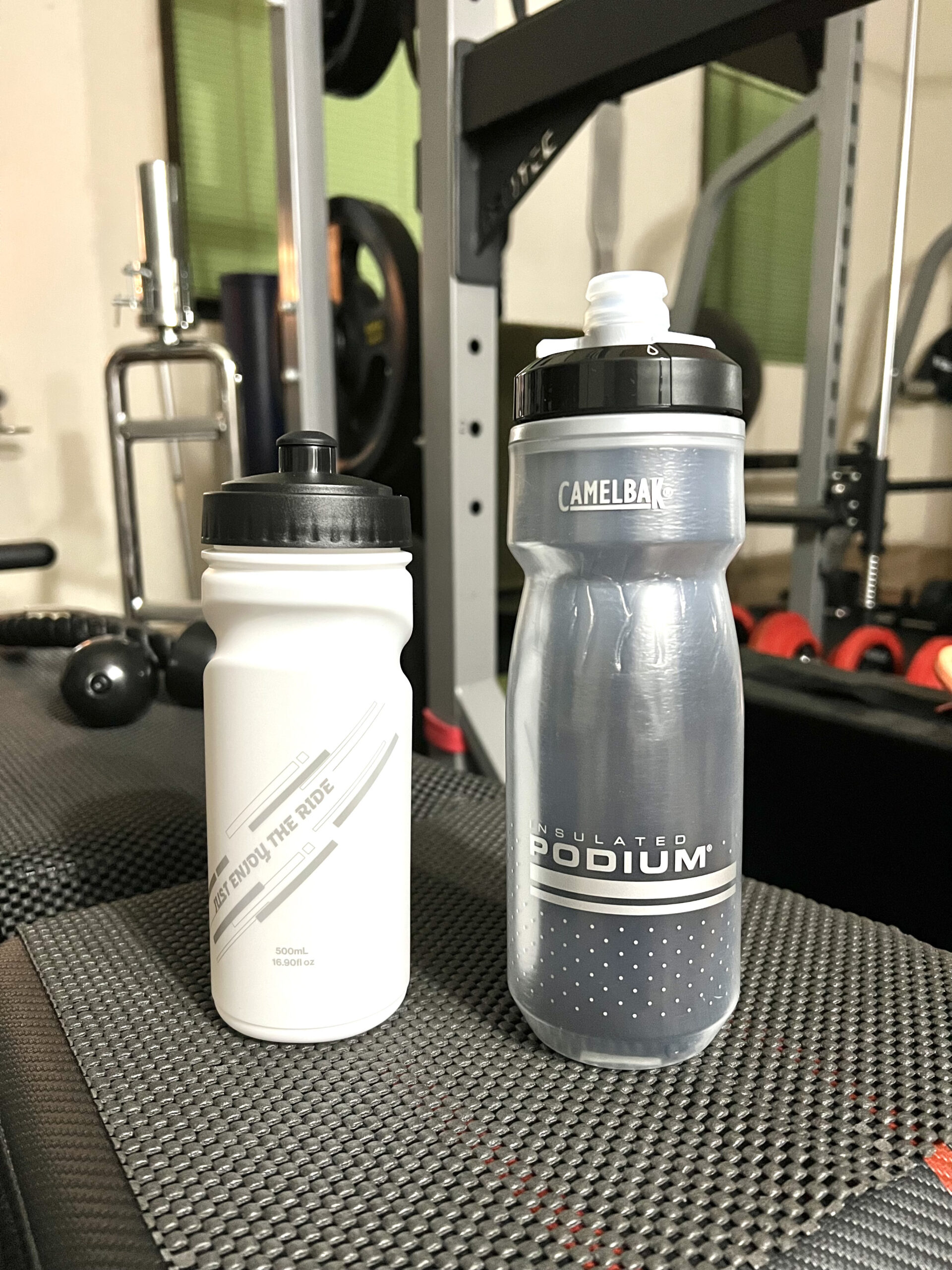 100均ボトルとキャメルバックの比較