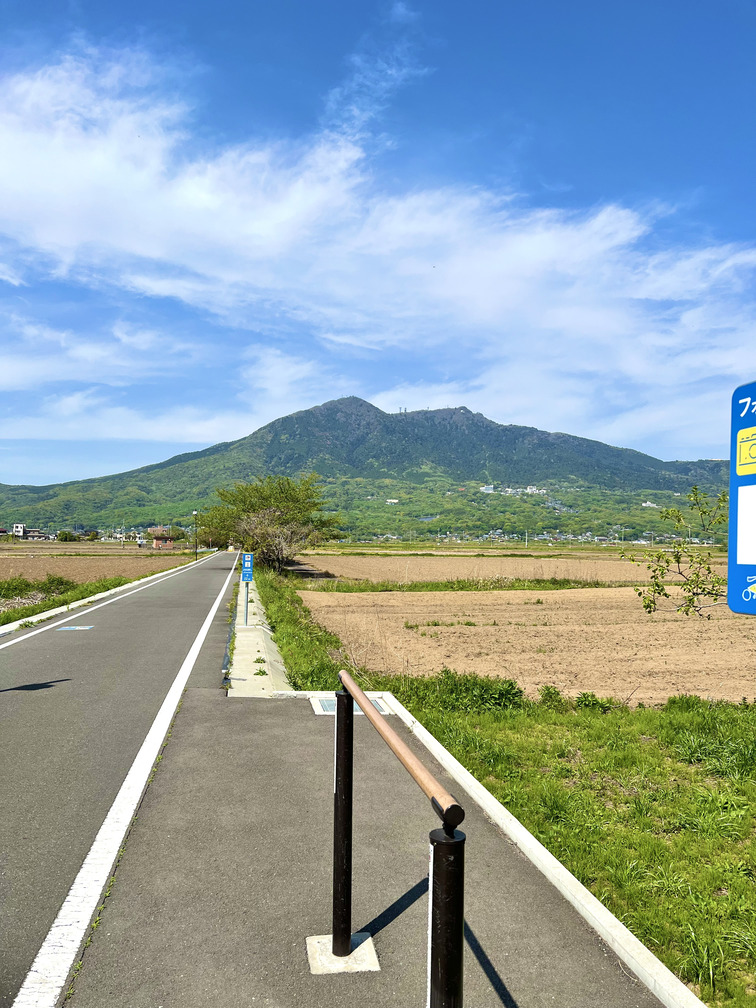 りんりんロードからの筑波山