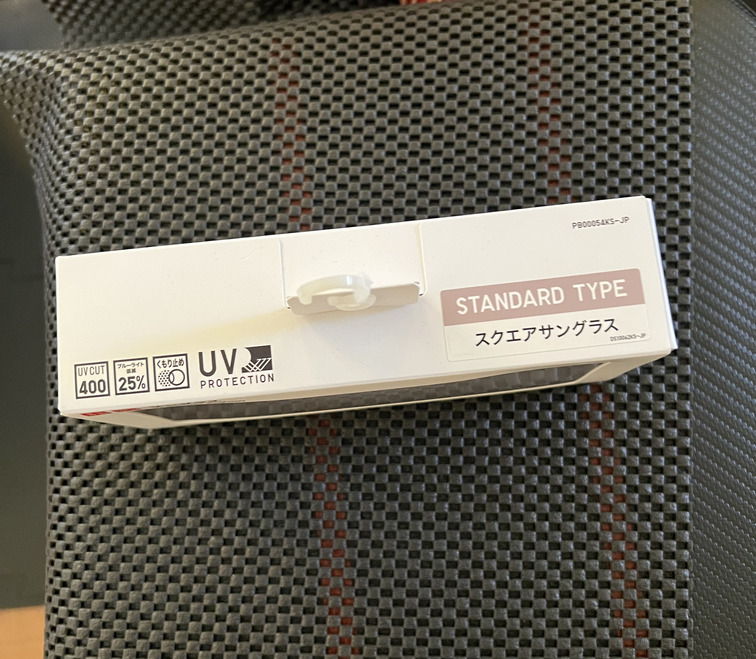 ユニクロ スクエアサングラス 商品表示